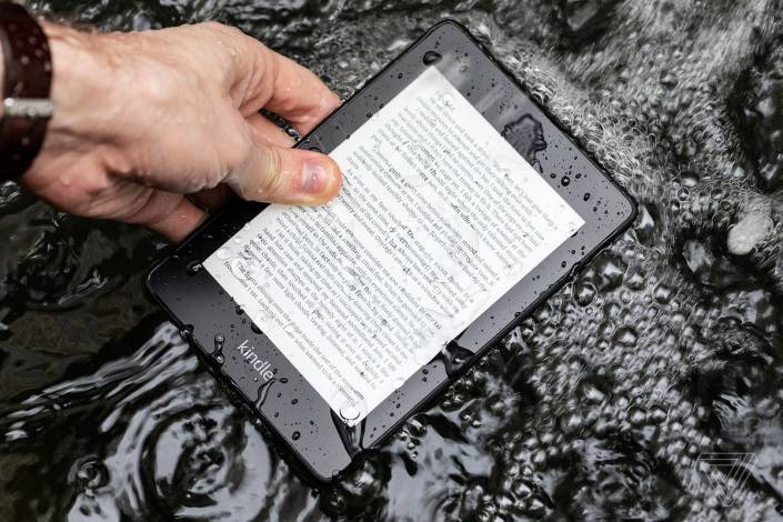 Amazon Kindle Paperwhite 4 - Special Offers, čierny - 8 GB, vodotesný, WiFi, BT, audio