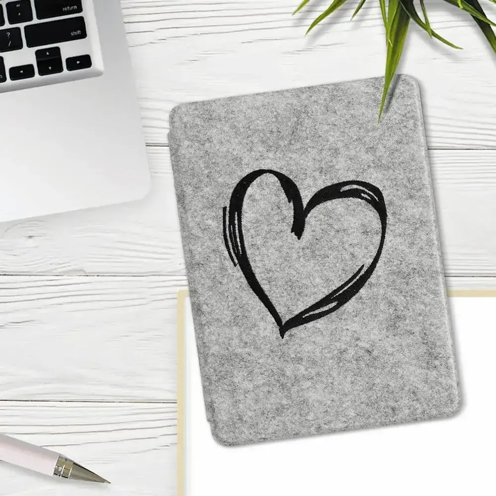 Puzdro KW Mobile Felt Brushed Heart - KW5626005 - pre Amazon Kindle Paperwhite 5 (2021) - svetlo šedé