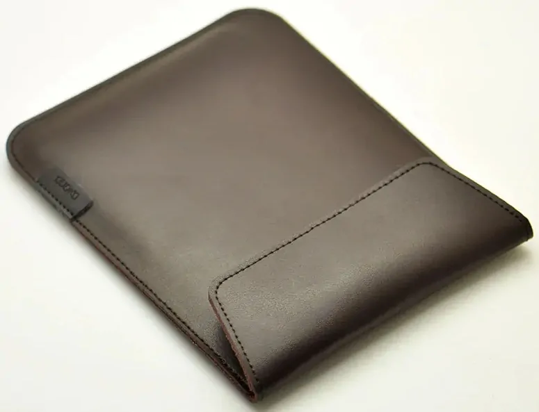 Quoko Q30-BR - Univerzálne puzdro na čítačky 6-7" - hnedé, magnetické zatváranie