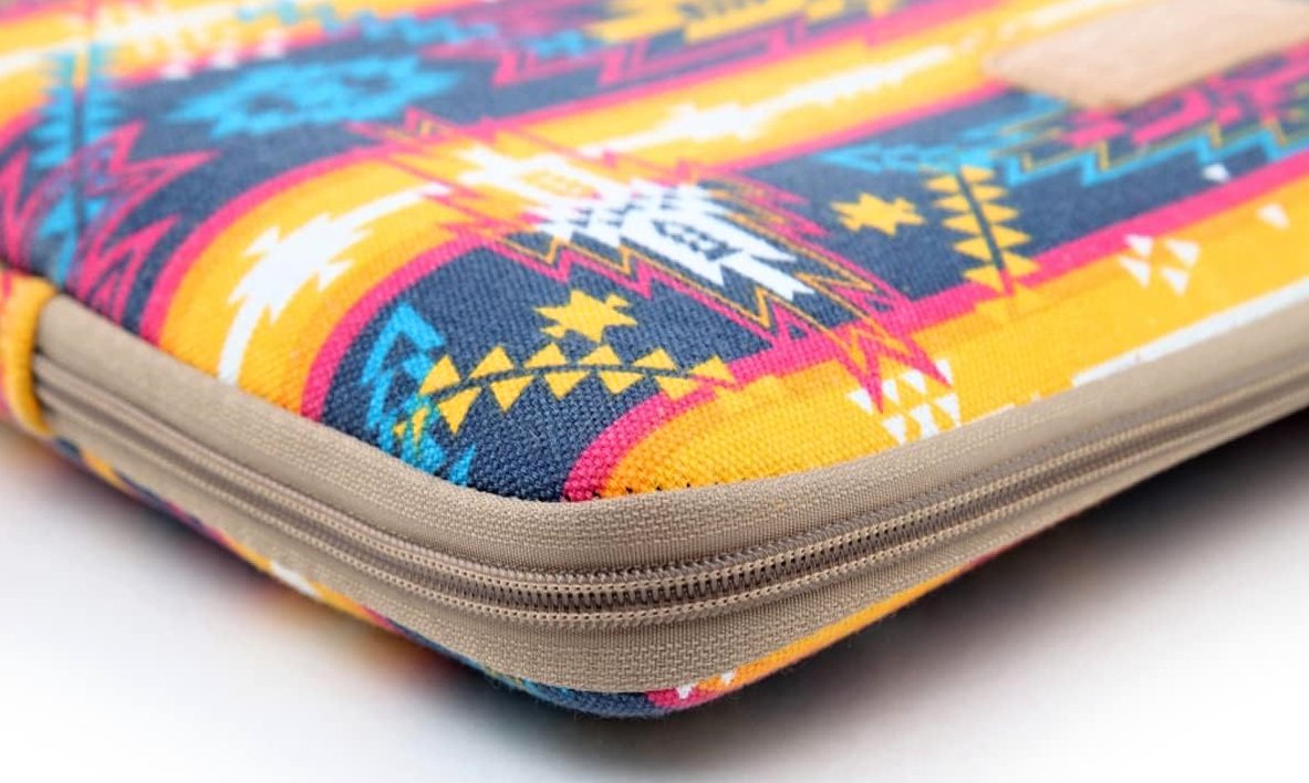 ARMORI Zipper Z072 - motív Retro Purple - Univerzálne puzdro pre čítačky 6" - textilné, zips