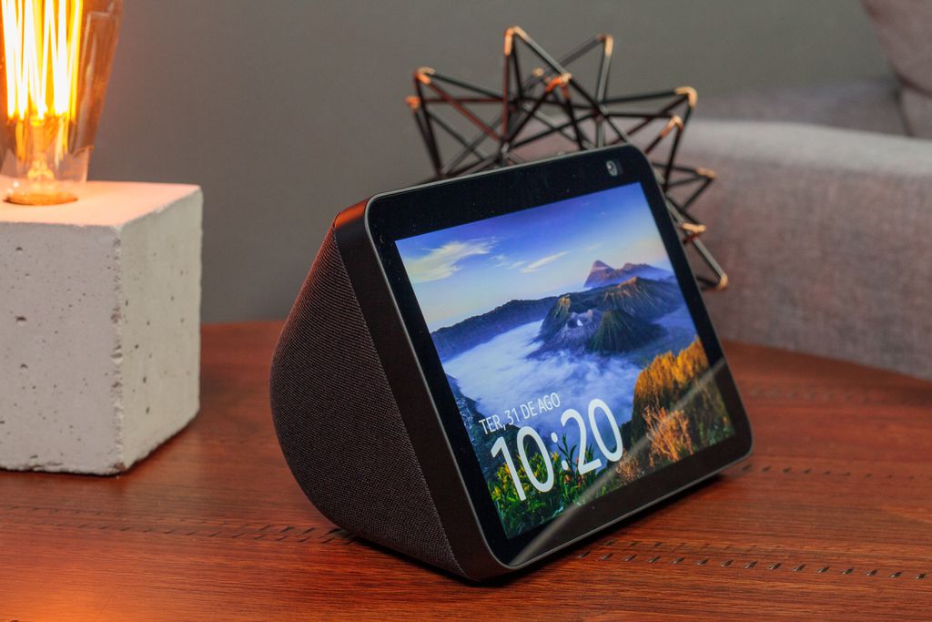 AMAZON ECHO SHOW 5 (2023, 3.GEN) - hlasový asistent s displejom 5,5" - čierny